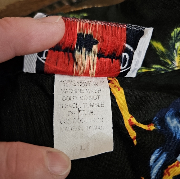 Parrot Print Hawaiian Shirt 🦜 - Picture 11 of 16